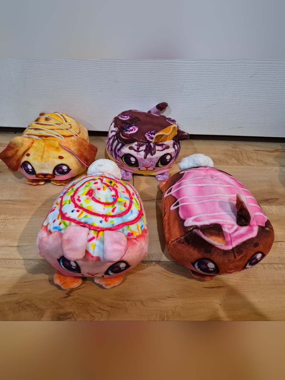 4 Working Cookeez stuffies (no ovens)
